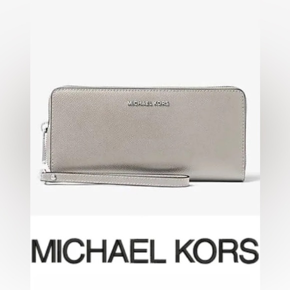 Michael Kors Large Continental Pearl Gray  Wristlet Wallet - Picture 1 of 10